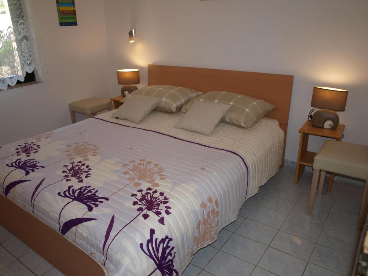 Rooms With A Parking Space Krk - 13553 Vrh  Exteriör bild